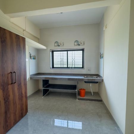 Punekar Bhavan Akalkot Exteriör bild